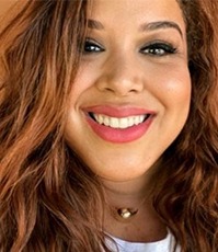 Julie Veloz Headshot